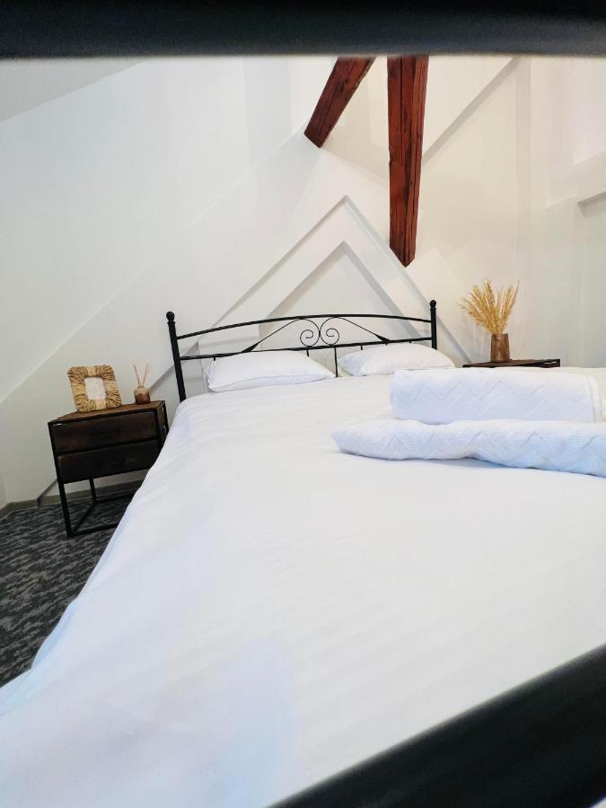 Apartament In Regim Hotelier King Медиаш Экстерьер фото